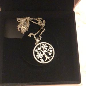 Pandora sparkling family tree necklace
